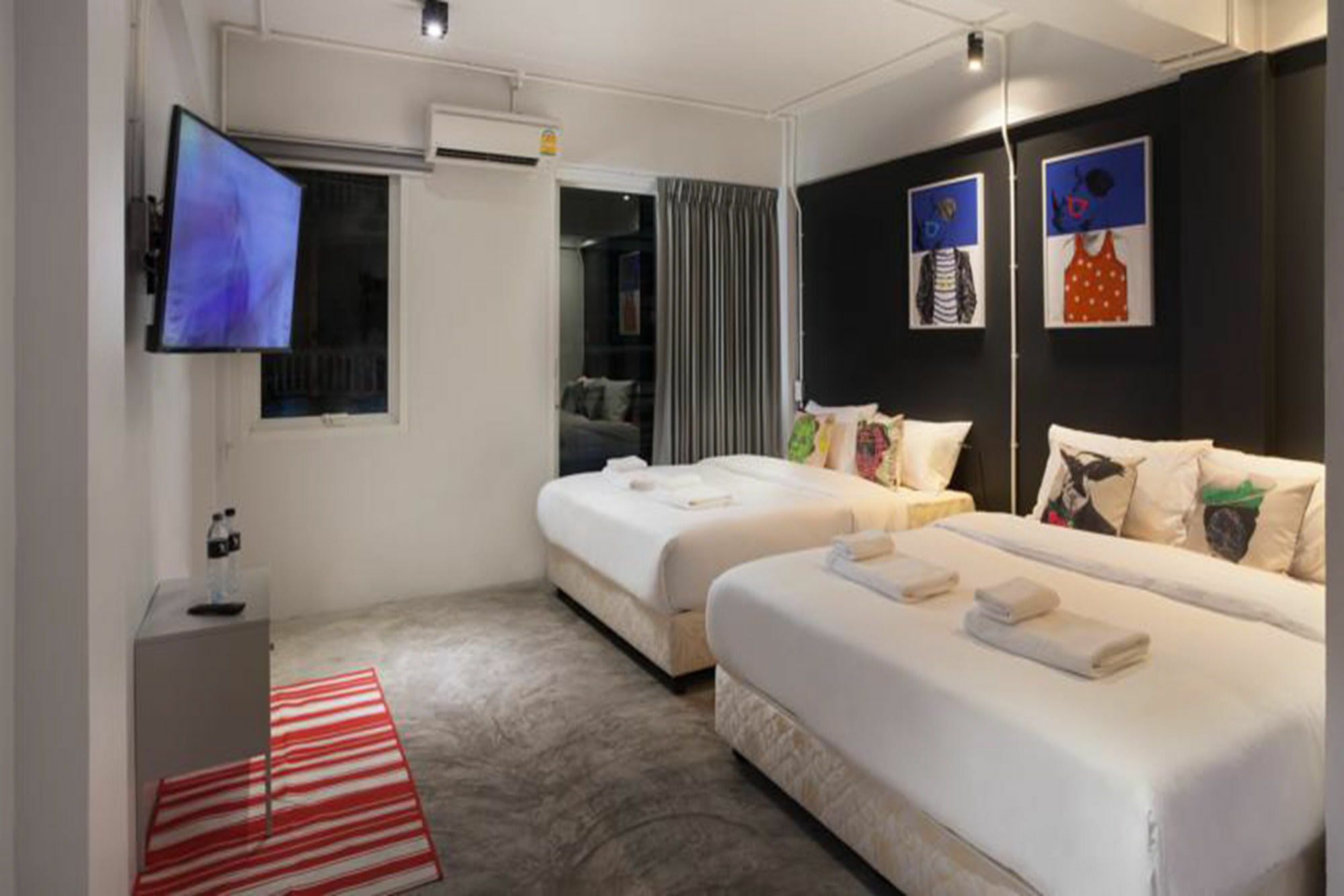 W1A Jomtien Hotell Eksteriør bilde
