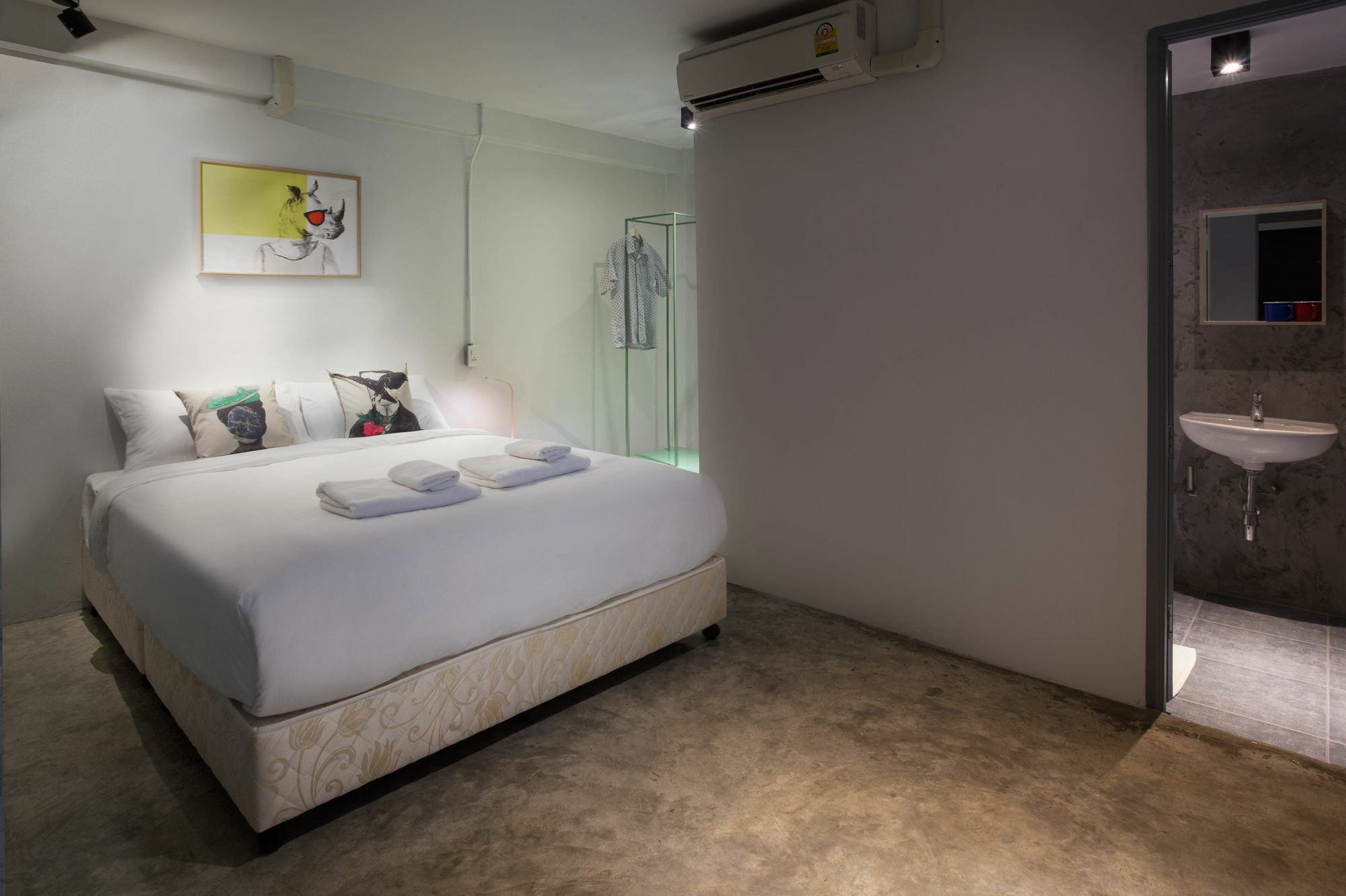 W1A Jomtien Hotell Eksteriør bilde